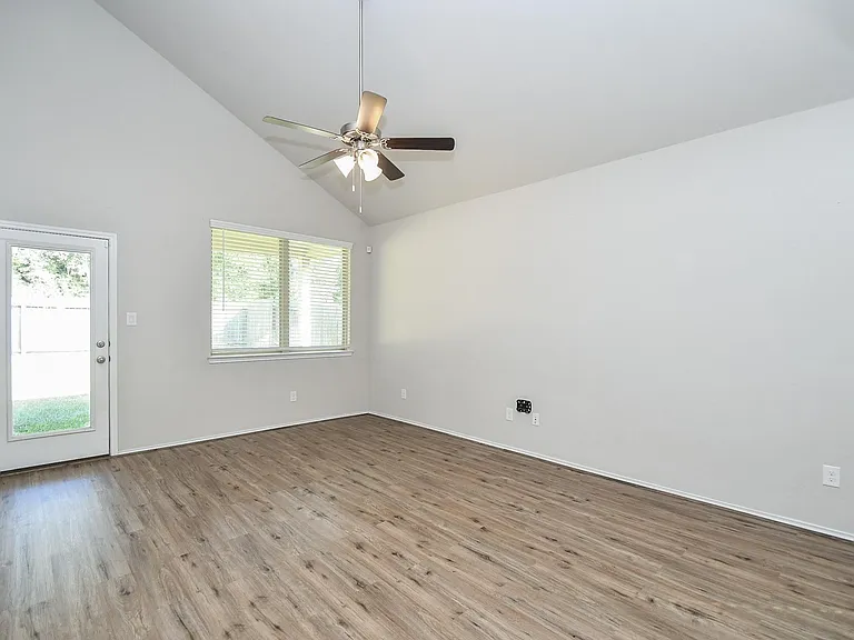 14118 Silver Falls Ct — Photo 8