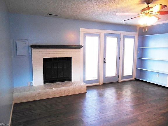 3rd image of 1314 Gaineford Ct