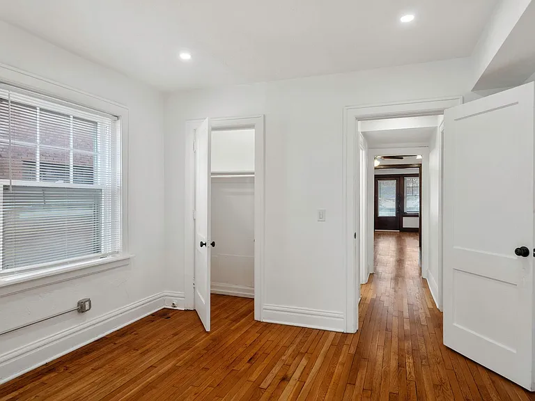304-306 Gladstone Blvd — Photo 13
