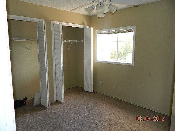 5th image of 123 E Oleander St