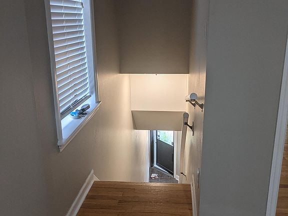 3rd image of 1009 McCausland Ave