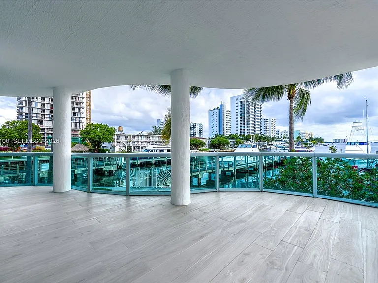 7914 Harbor Island Dr #106 — Photo 32