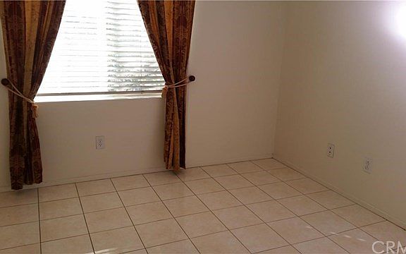 3rd image of 14642 Acacia St