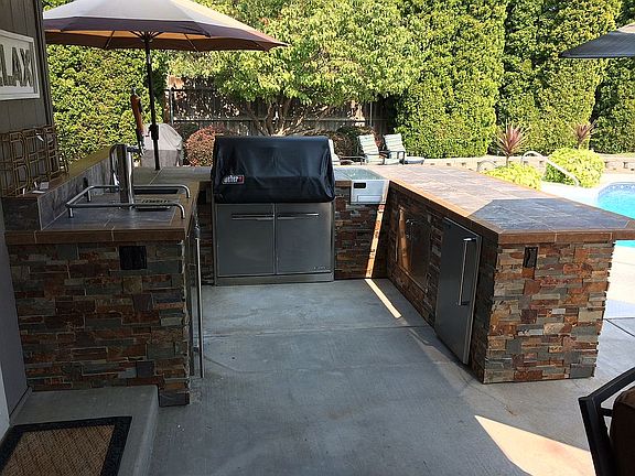 Outdoor Kitchen