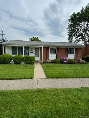 36411 Roycroft St — Photo 1