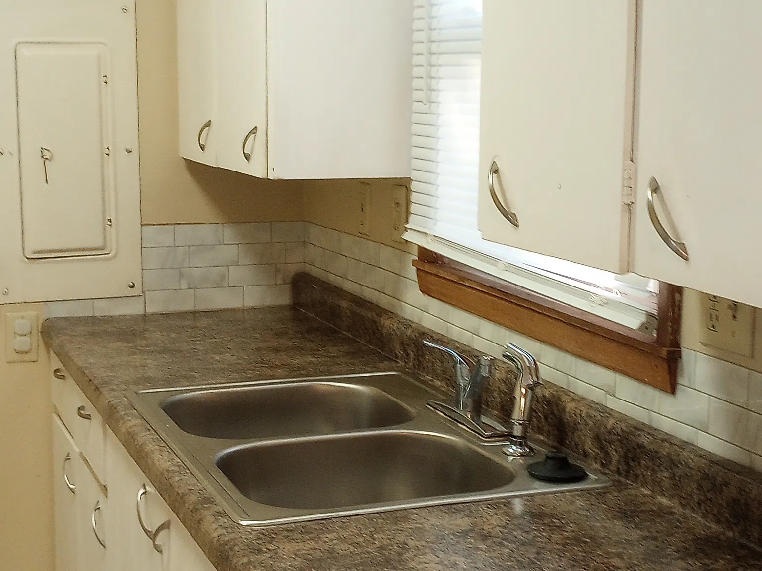 2 bed, 750 sqft, $950 — Photo 2