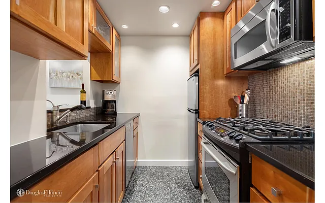 Sold by Douglas Elliman | media 4
