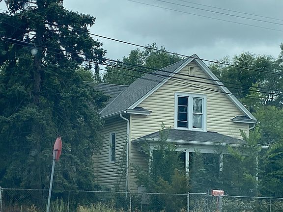 3rd image of 628 20th Ave NE