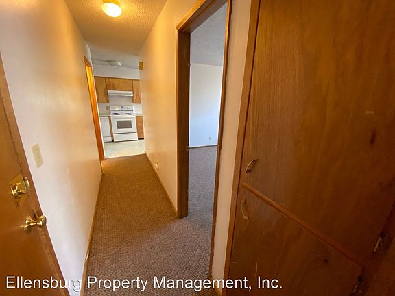 5th image of 208 S Pine St #10331730