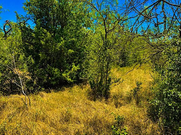 4th image of 221 Fawn Ridge Rd