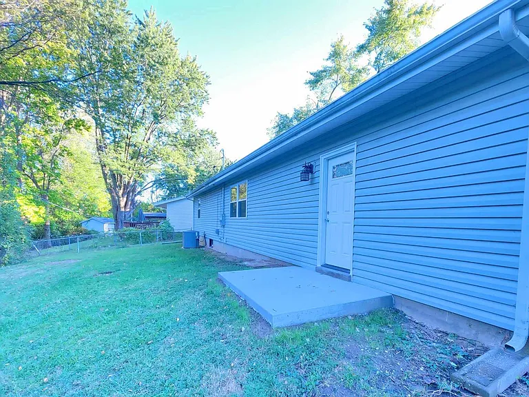 1732 Christine Dr — Photo 10