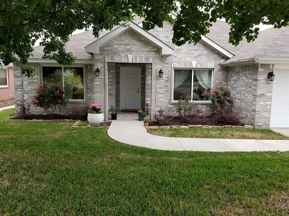 1st image of 519 W Creek Dr