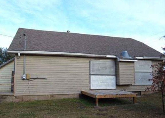 4th image of 1526 W Kansas Ave