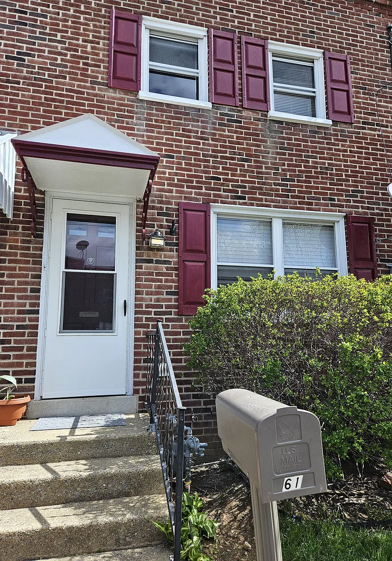 61 Wise Ave photo 1