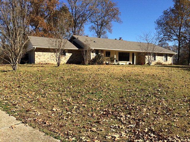 1st image of 103 Silver Creek Dr