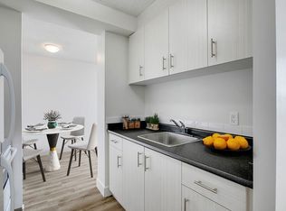 825 8th Ave SW #4102, Calgary, AB T2P2T4