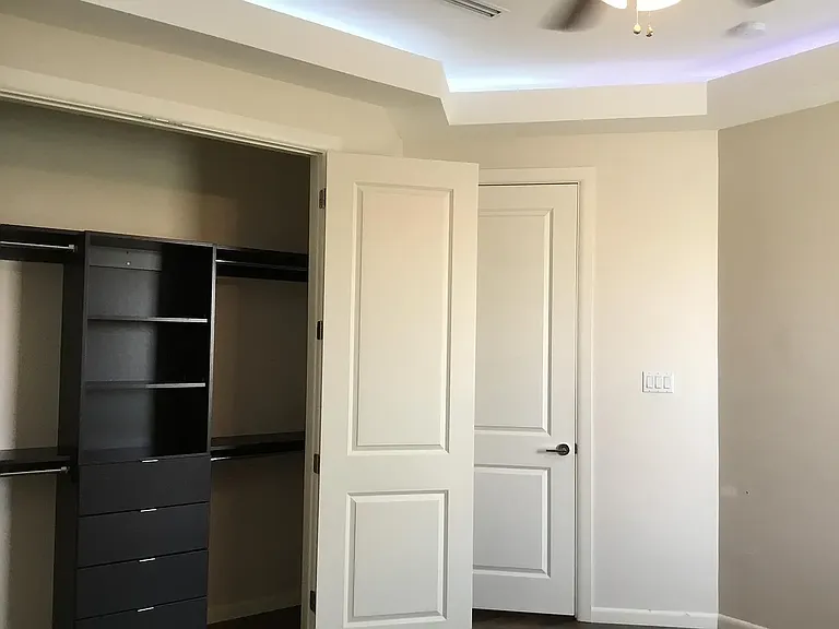 3010 S L Ln #3 — Photo 3