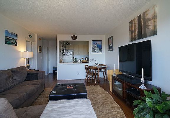 5th image of 2540 Shore Blvd APT 8I