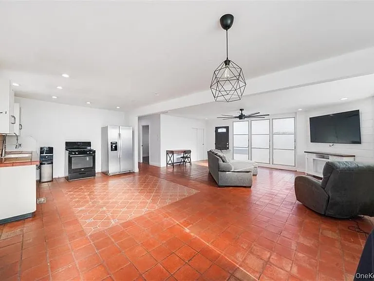 127 Highland Ave #O — Photo 9