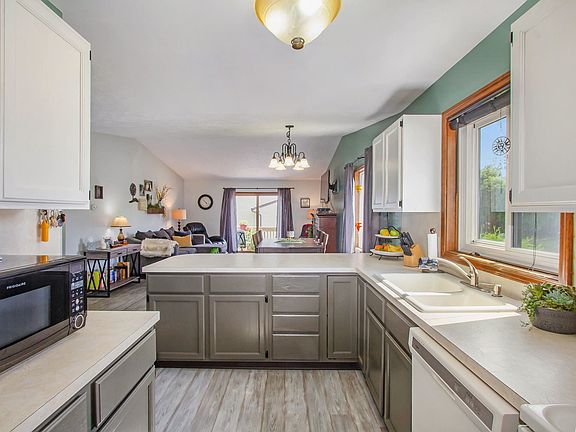 3rd image of 2752 Stonebluff Dr SW #99