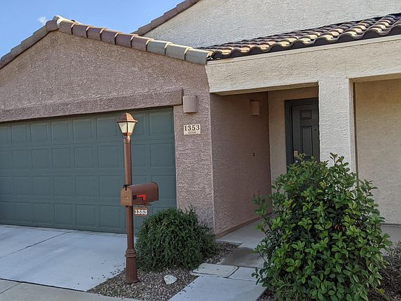 2nd image of 1353 W Vuelta