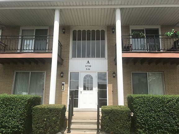 Front of the building, Walk in door