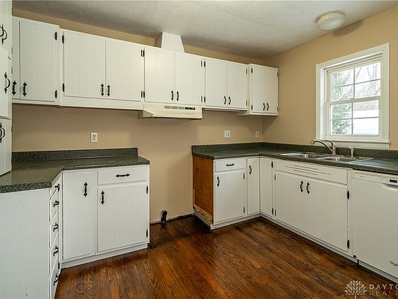 4th image of 8030 Thomas Rd