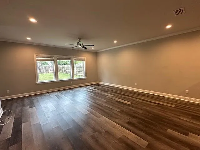 915 McNeil Ave — Photo 8