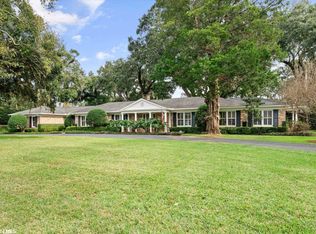 301 E Durham Dr, Mobile, AL 36606