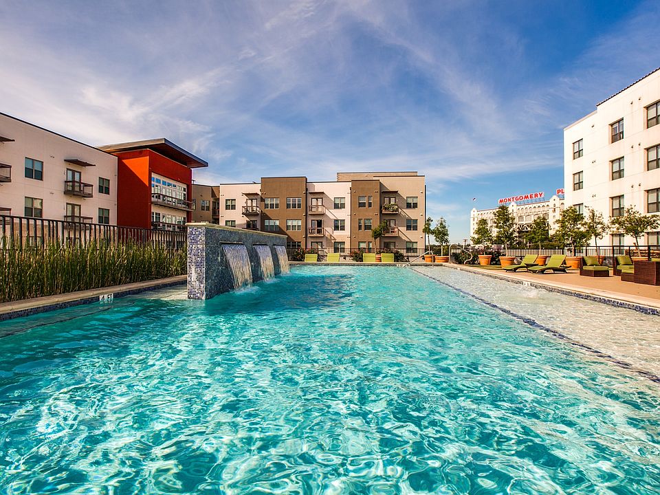 Pool in Fort Worth, TX