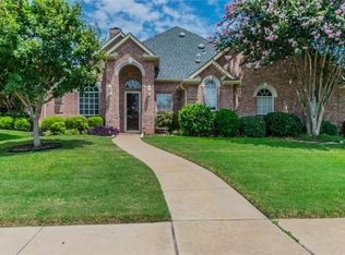 546 Abbey Ct, Grand Prairie, TX 75052