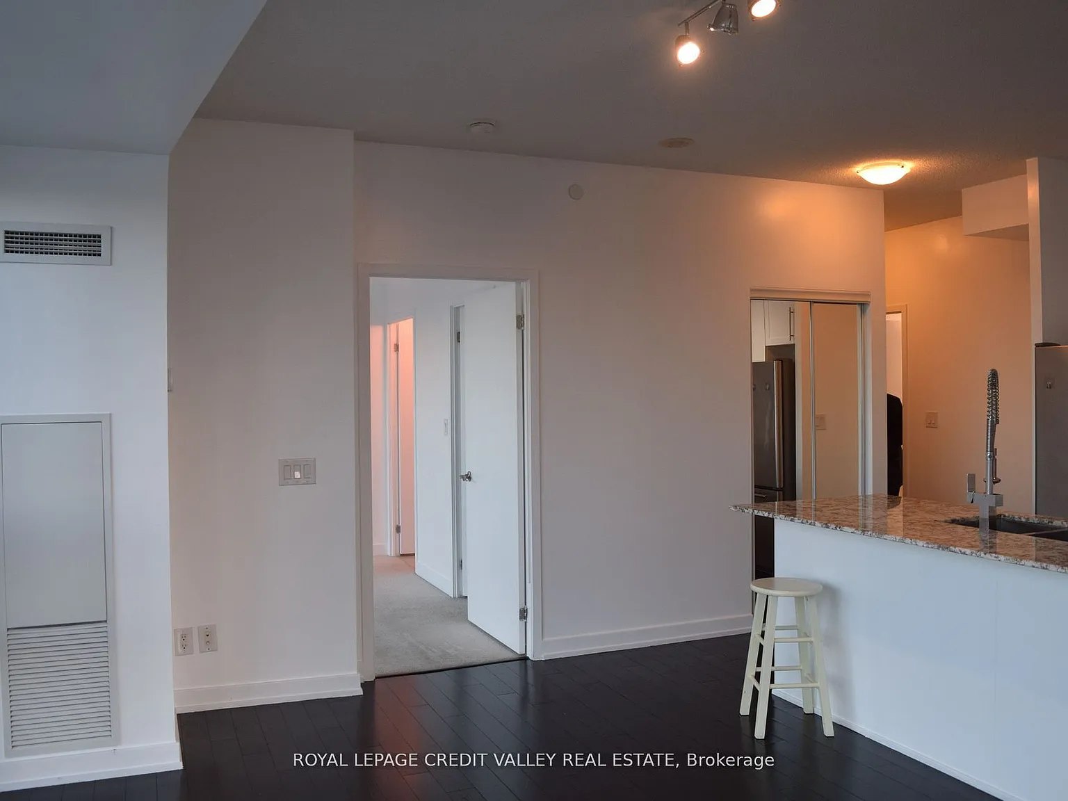 2 bed, $3,000 — Photo 4