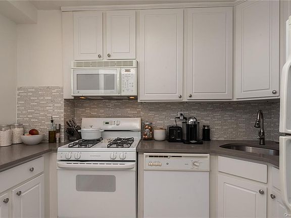 5th image of 5800 Arlington Ave APT 10L