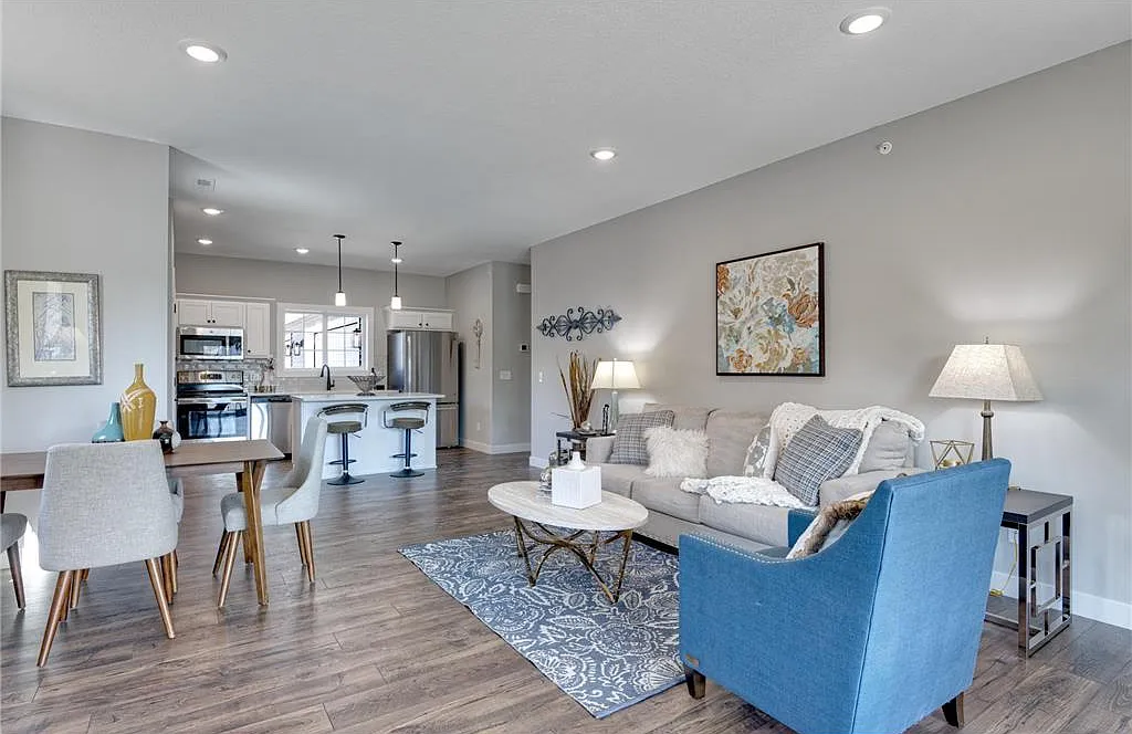 3 bed, 1739 sqft, $2,575 — Photo 2