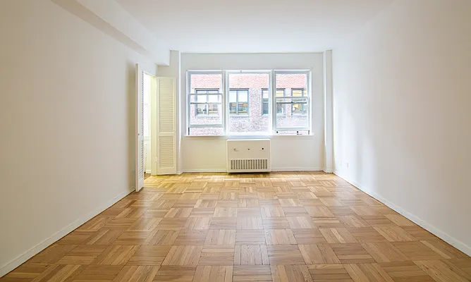 Rented by Luxian International Realty LLC | media 26