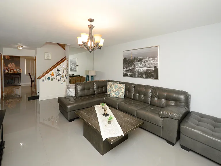 11 Park View Pl #2E — Photo 3