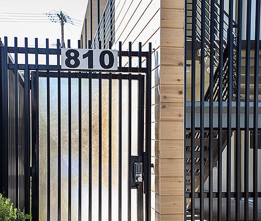 3rd image of 810 Norton Ave #6