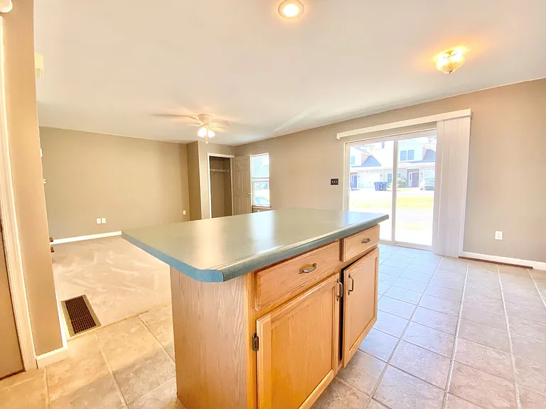 1001 Bloom Rd #104 — Photo 6