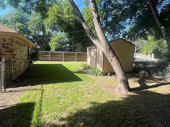 5th image of 201 Pecan Dr