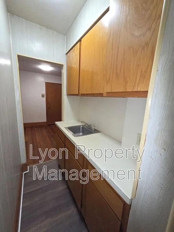 1 bed, 1.0 bath, 700 sqft, $1,350 — Photo 2