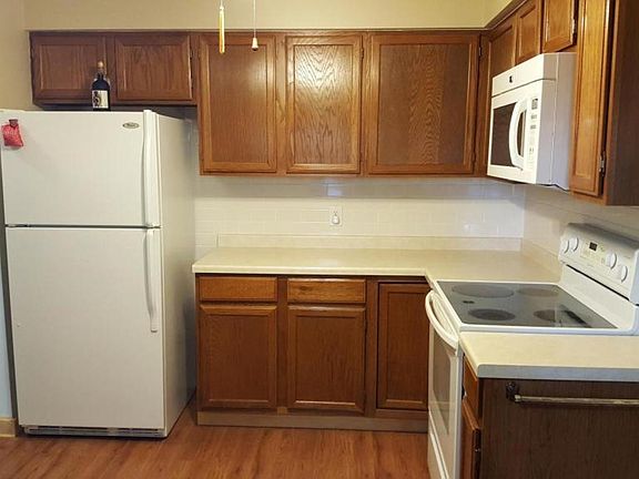 3rd image of 1011 41st Ave NE APT 223