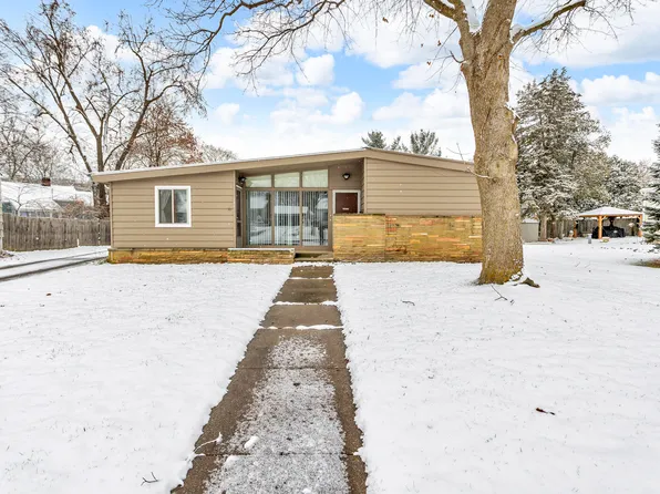 768 Briarcliff Rd, Jackson, MI 49203