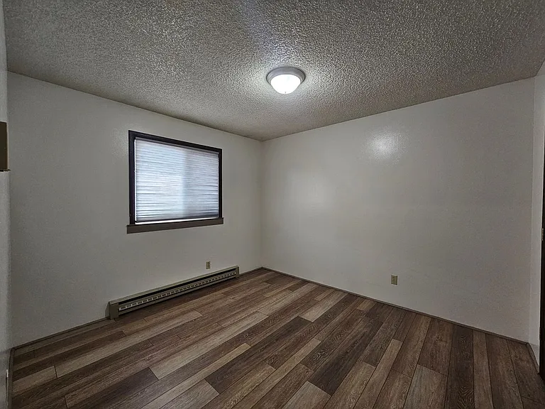 2101 S Garfield St — Photo 12