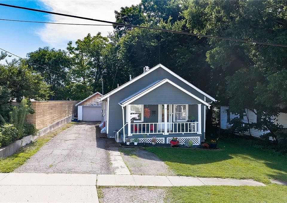 1st image of 237 Allcutt Ave