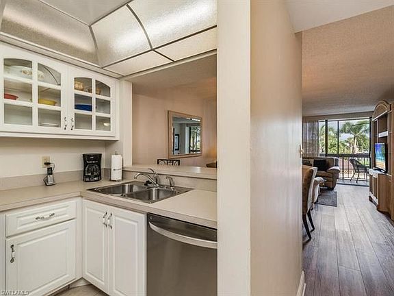 5th image of 591 Seaview Ct APT A203