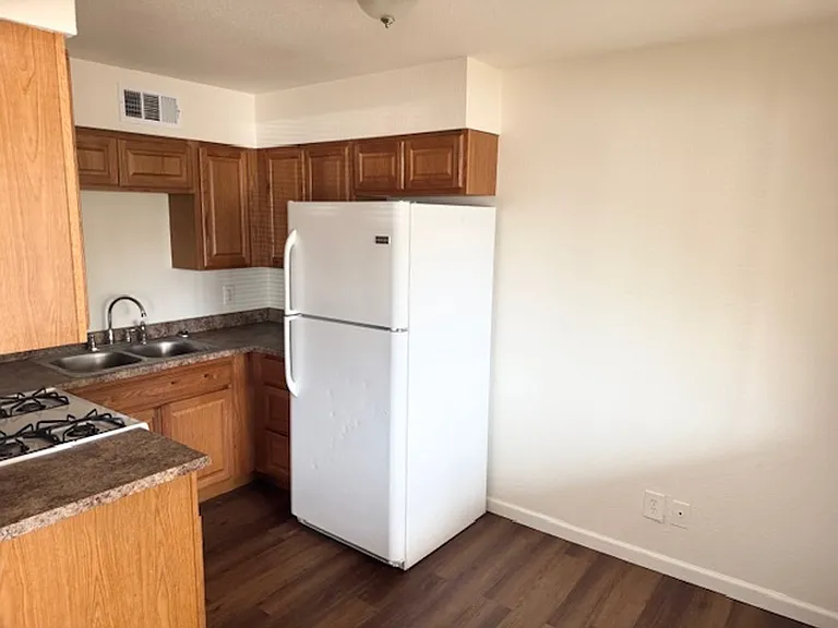 4207 N 9th St — Photo 14