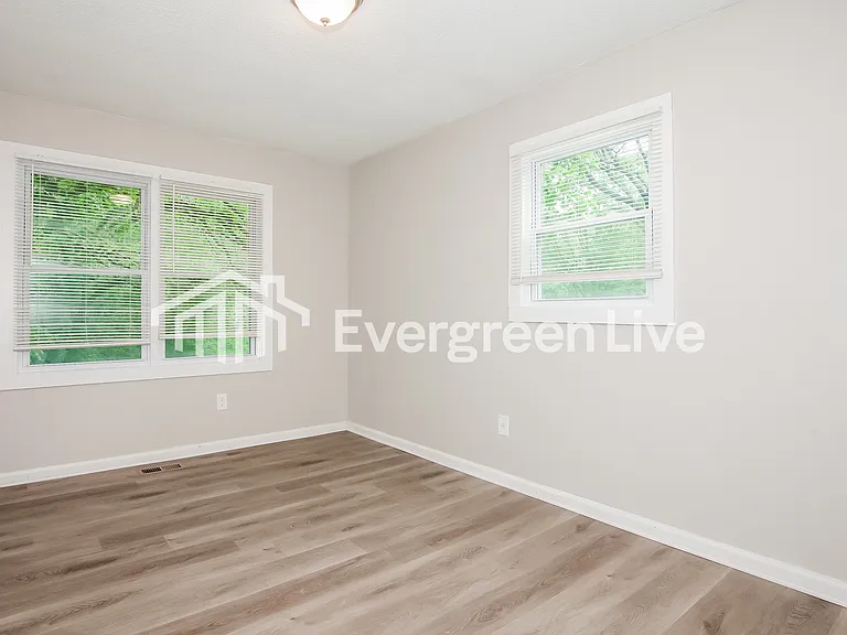 2031 Pine Dr — Photo 10