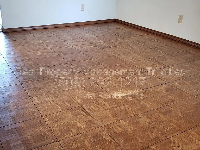 4311 Desert Pl — Photo 11