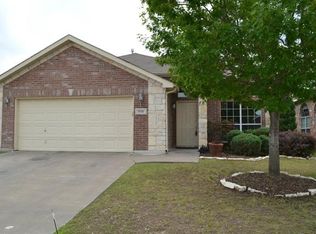 9136 Riverfalls Dr, Fort Worth, TX 76118