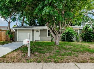 9305 Hunt Club Ln, Port Richey, FL 34668